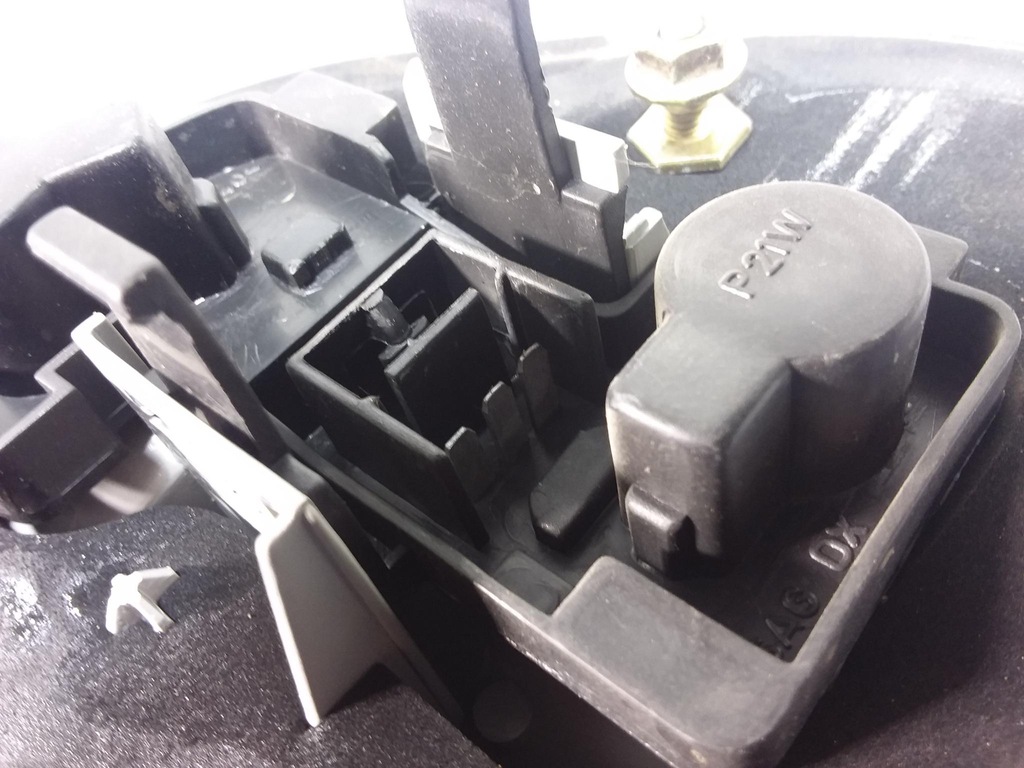 фото №6, Fiat albea лампа задня права w кришка 041520999000