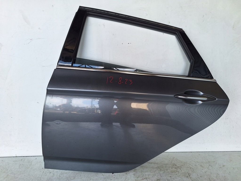 фото №1, Hyundai i40 cw 12- двері лівий задня t6s
