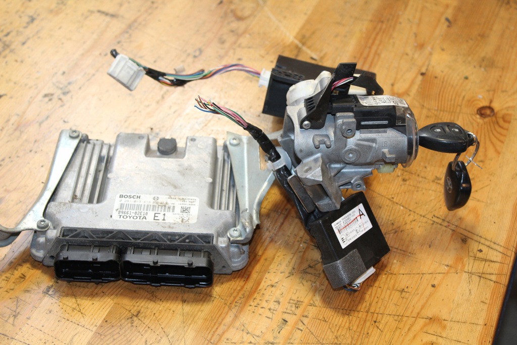 фото №10, Набор стартовый бортовой компьютер ключ corolla e15 1.4 d4d 89661-02e10