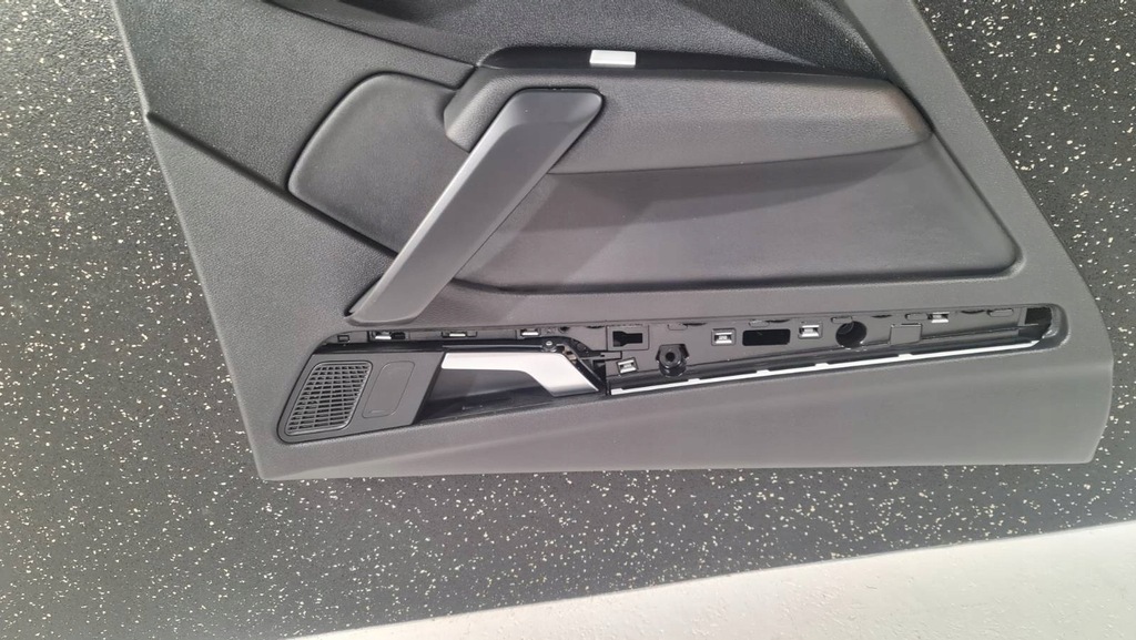 фото №10, Обшивка дверь передних левых водителя audi q5 80a867133