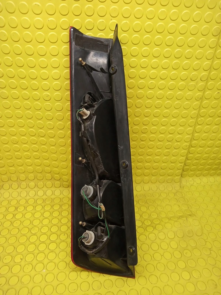 фото №3, Mitsubishi space runner лампа правий задня