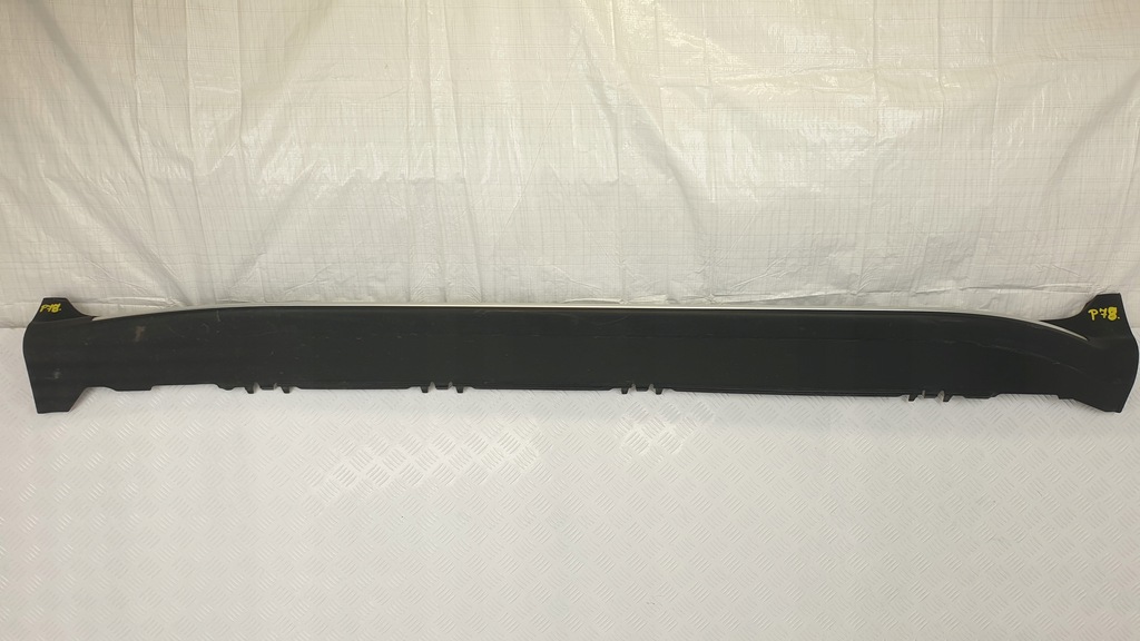 фото №1, Mercedes glc w253 x253 amg молдинг порог левая