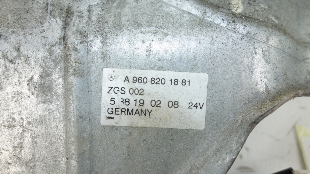 Mercedes actors mp4 направляющая механизм дворники правый  правая w24290 Доставка