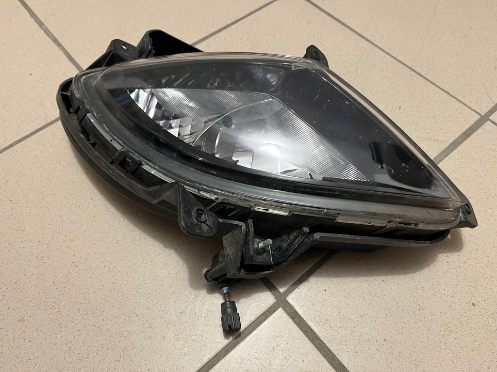 фото №9, Hyundai ix20 ix-20 10- лампа противотуманная фара правый