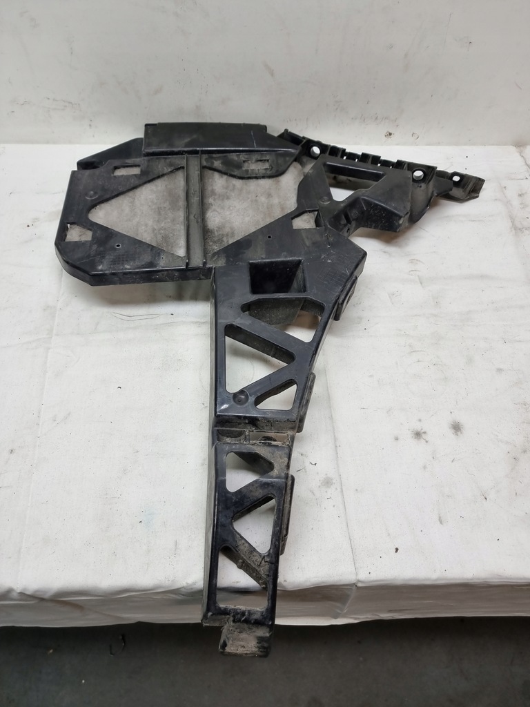 фото №1, Mercedes w166 напрямна бампера правий задня