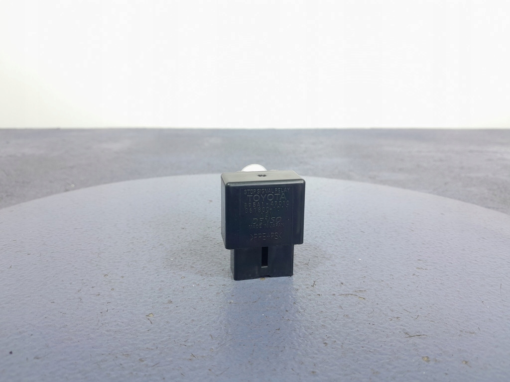 фото №1, Lexus ux 250h перемикач стоп-сигнал 895a1-47010