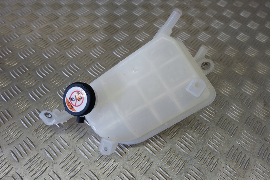 фото №9, Бак расширительный жидкость охлаждающий toyota prius plus _w4_ 1648028080