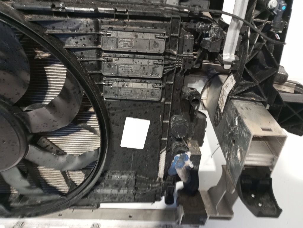 фото №6, Pas передний радиатор mercedes eqa 243 a2479067806