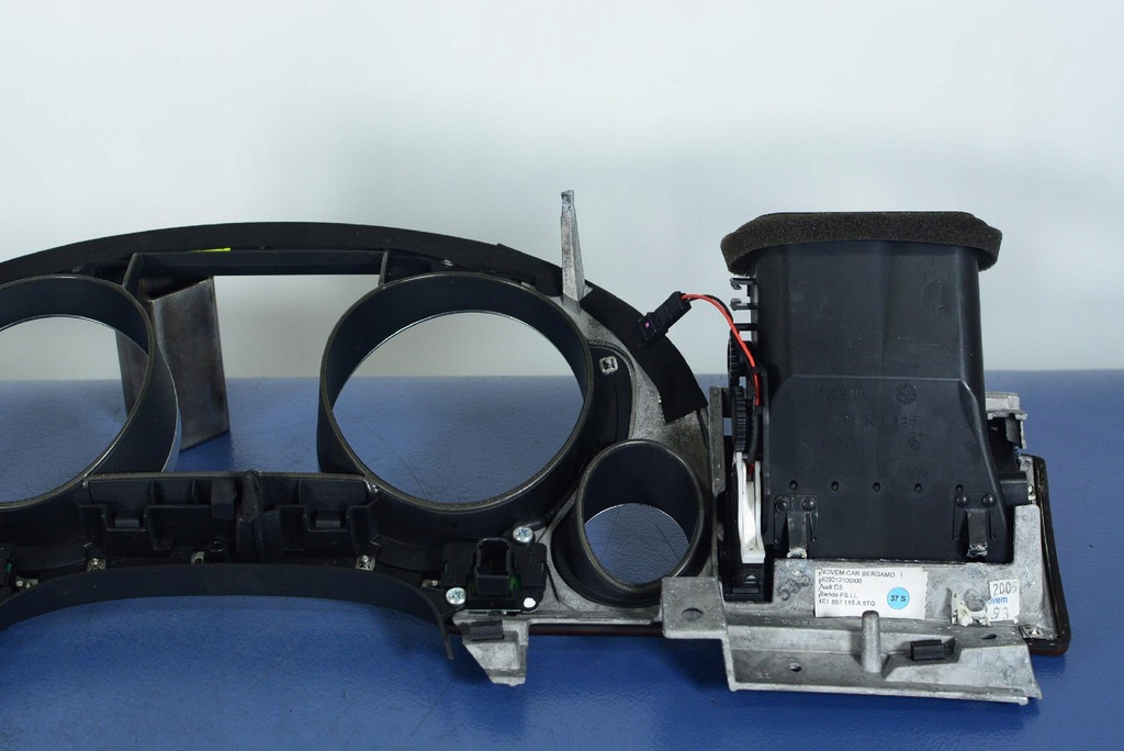 фото №6, Audi a8 d3 защита рамка спидометра 4e1857115a