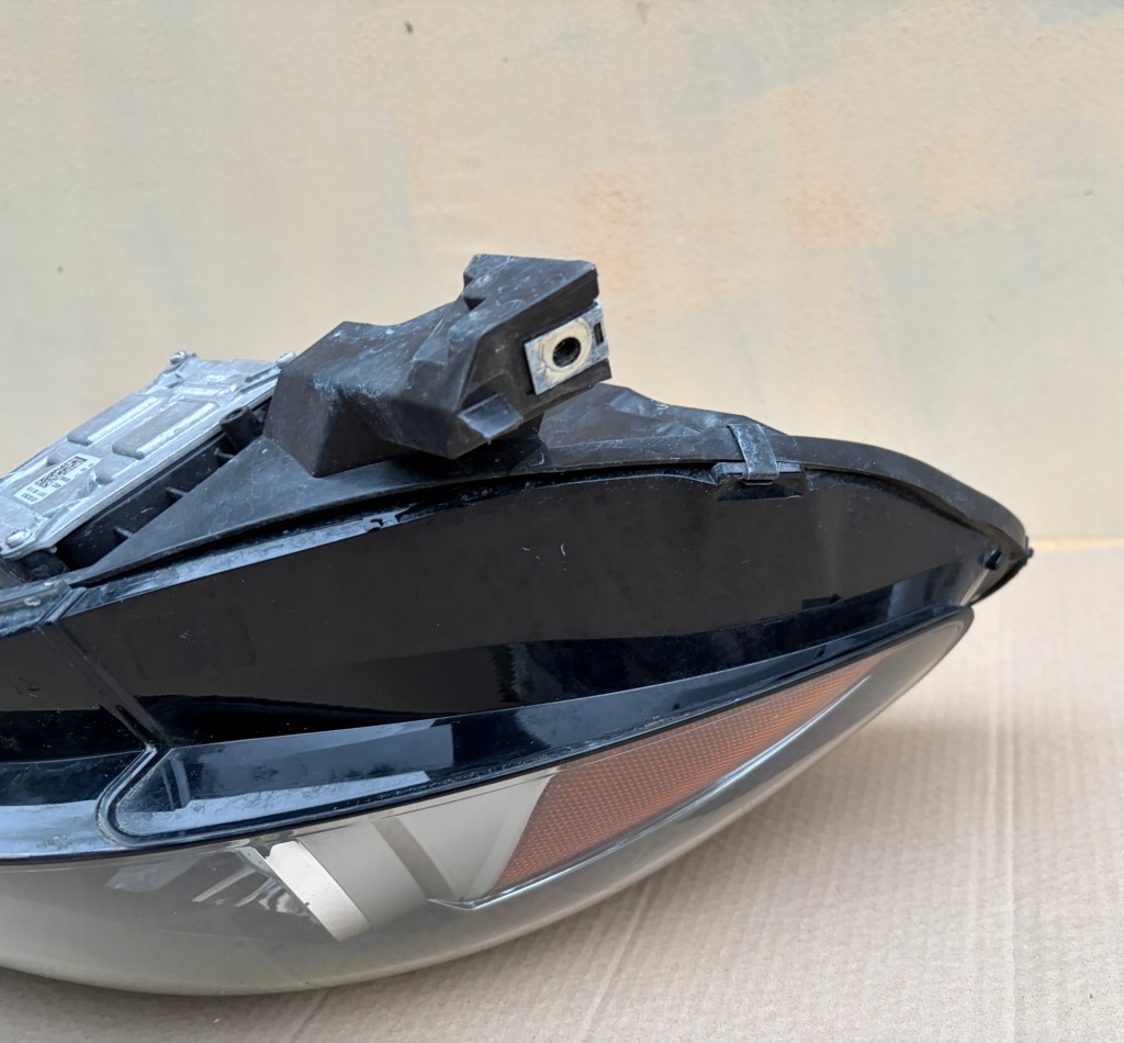 Фара правая  перед alfa romeo giulia америка 50547573 xenox led поворотная 35w в Украине