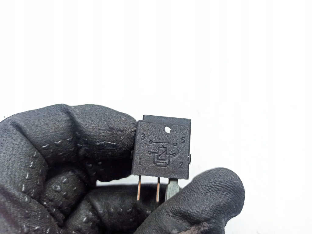 фото №11, Mercedes-benz cls c219 2005 реле