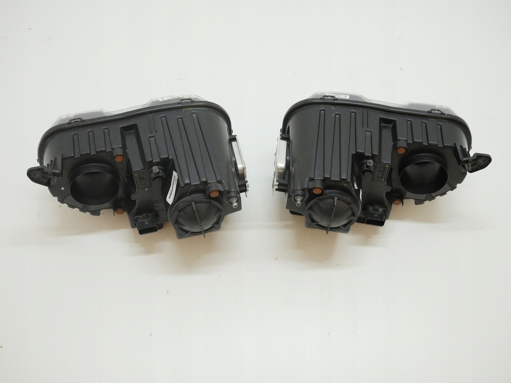 фото №12, 2015-2023 challenger лампы перед передние оригинальные лампа левая правая