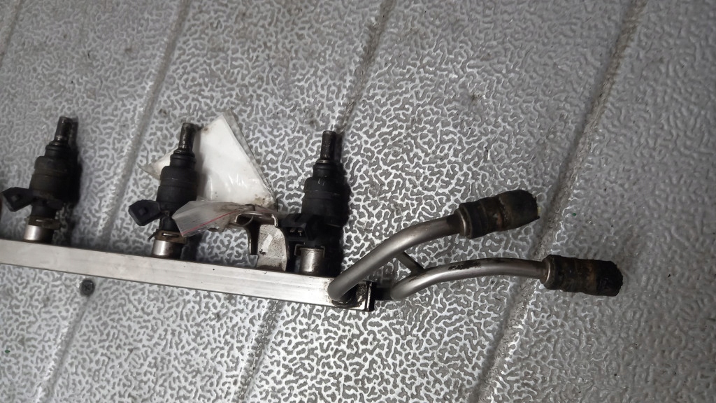 Молдинг впрыскная audi a3 Недорого