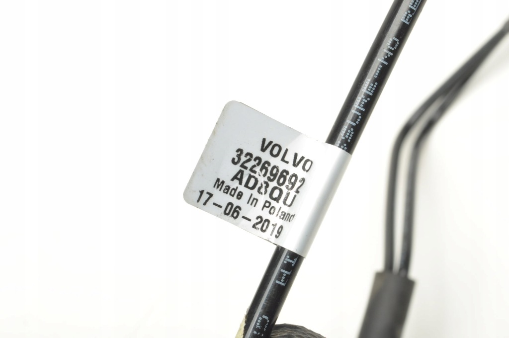 Volvo xc60 2 труба шланг пабтрубок  воздуха подвеска 32269692 Недорого