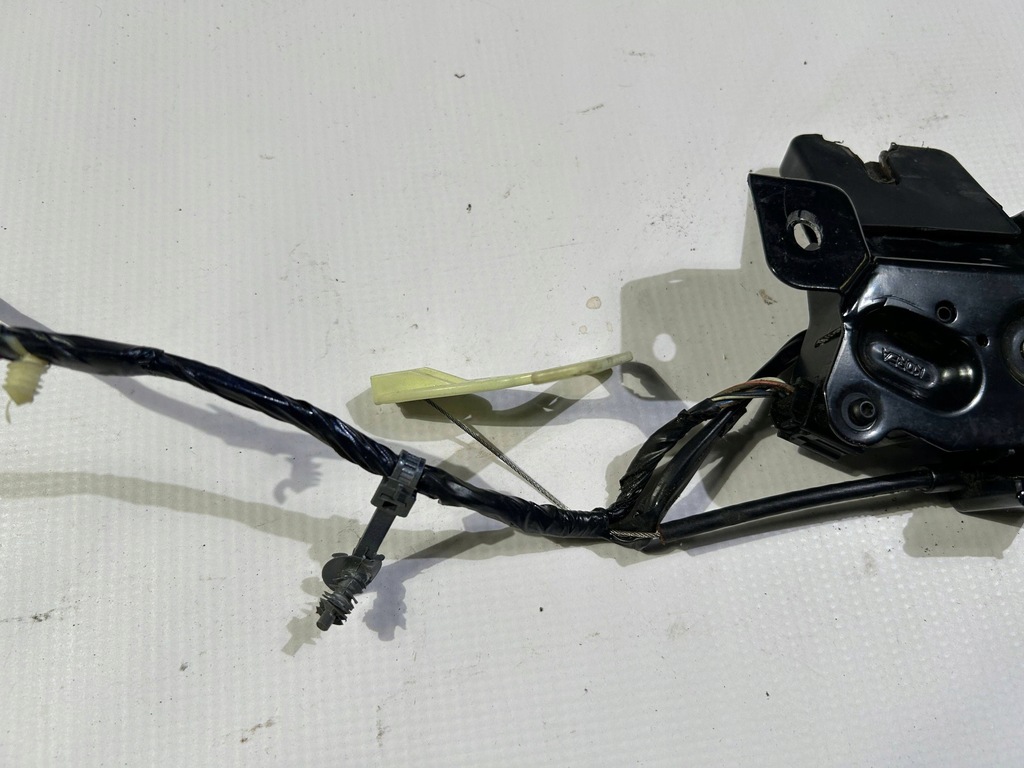 фото №7, Замок засов крышки багажника ford mustang v 2010-2014