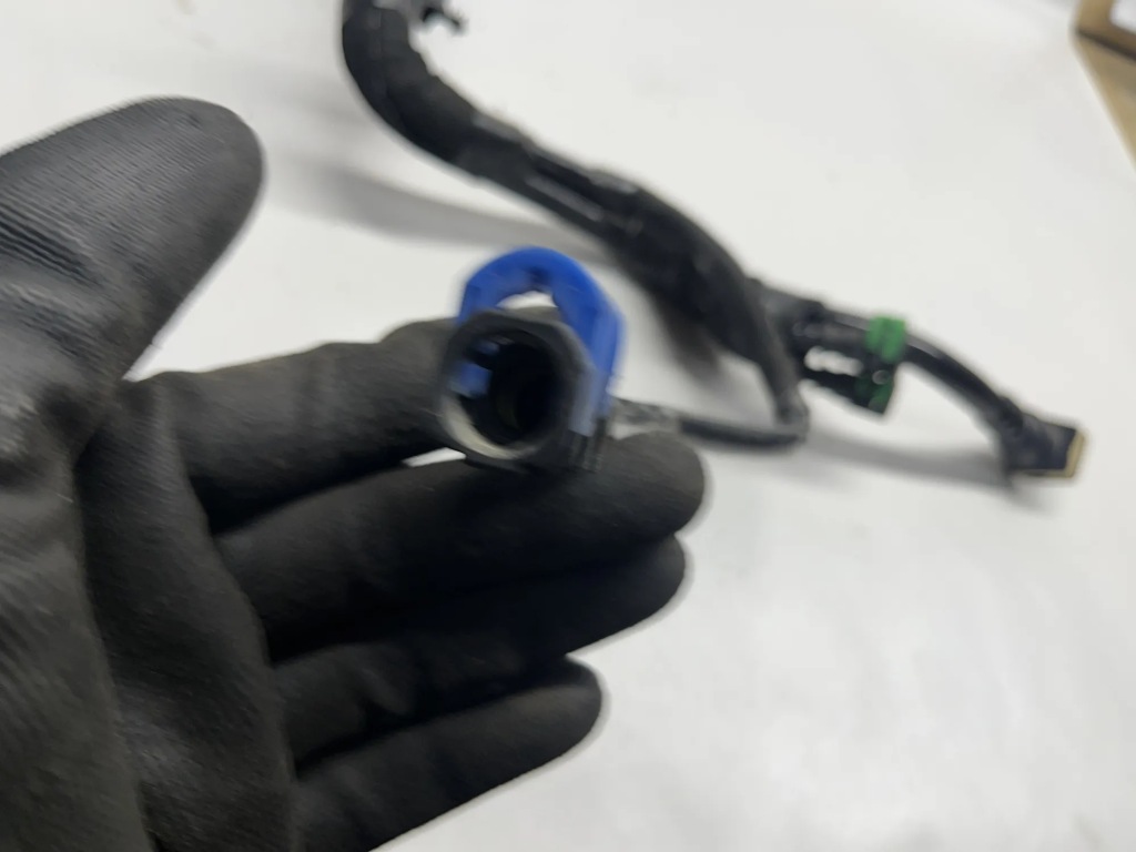 Шланг топлива dodge challenger купе 68072086af 6.4l бензиновый 361kw 2015 Цена