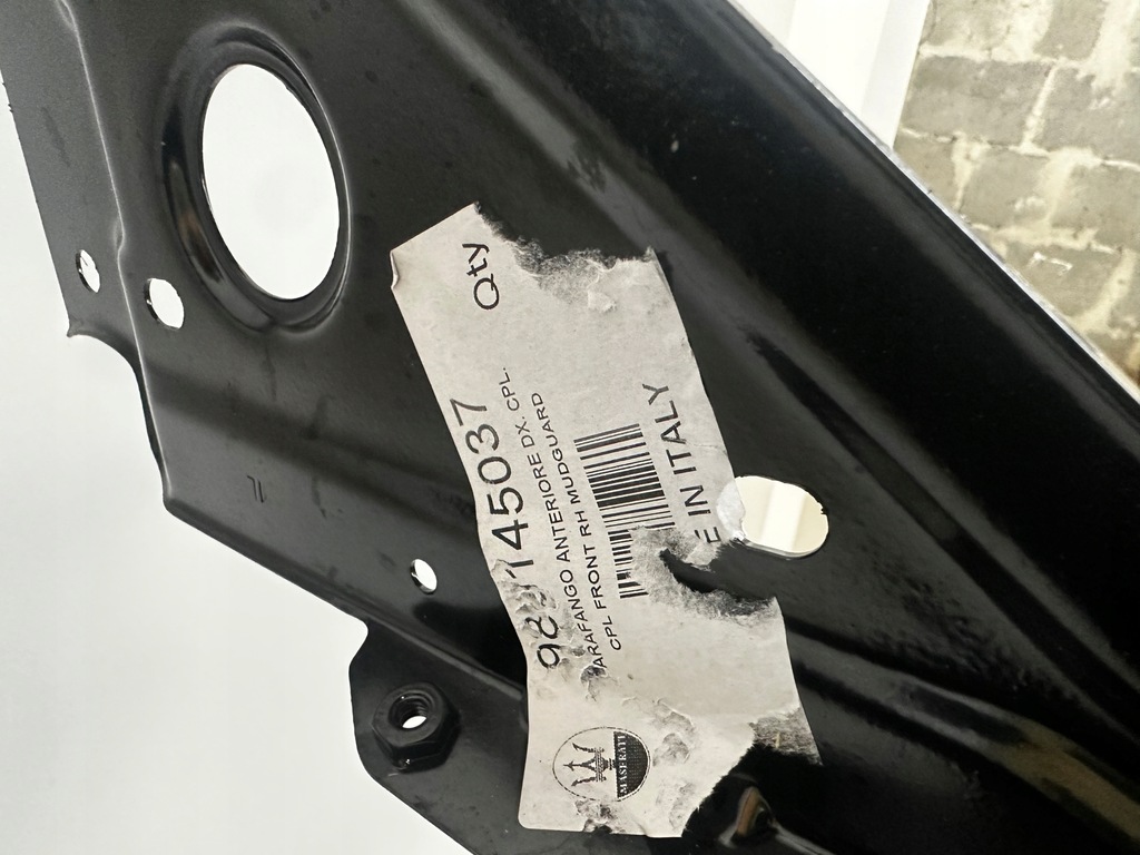 фото №9, Maserati granturismo m145 крыло новый оригинальный