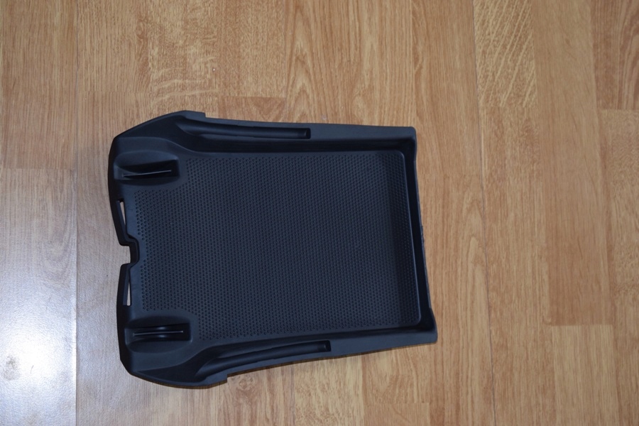 фото №8, Корпус накладка гумовий елемент бардачка volvo c30 lift r2011