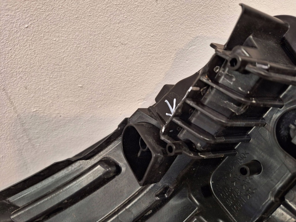 Лампа перед ліва 260605036r renault zoe 12- Зі Шроту