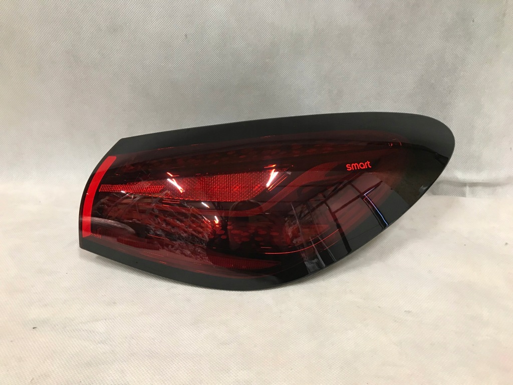 Купить Smart 3 electric 23- фара задняя правый  led европа