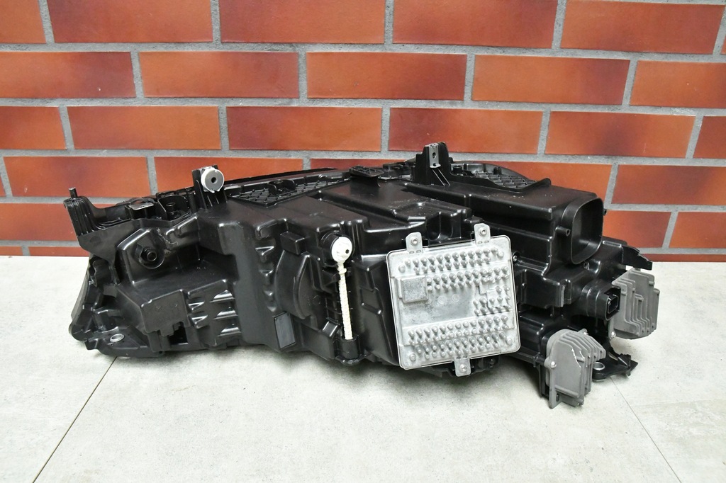 фото №8, Лампа левая led комплектная bmw ix i20 usa sae