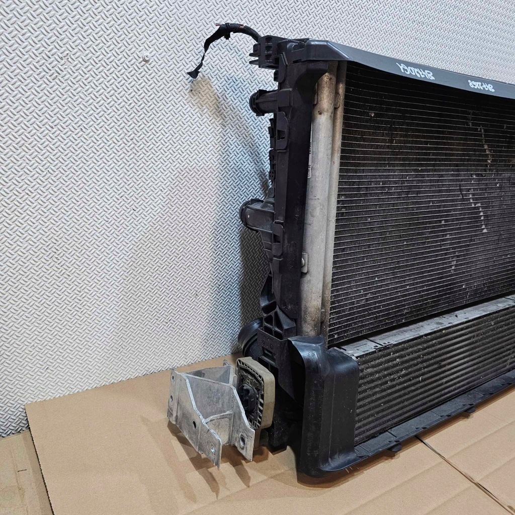 Bmw 5 g30 g31 2.0d автоматична коробка передач комплект радіатор води кондиціонера вентилятор в Україні