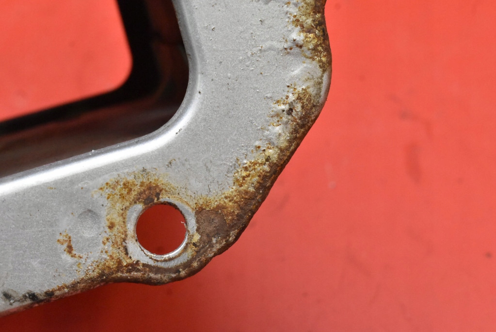 фото №9, Зона деформации отбойник правый перед hyundai i30 1 i 07-10