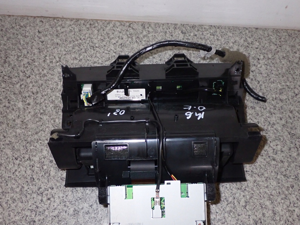 фото №5, Mazda6 mazda 6 02- дисплей navi экран часы