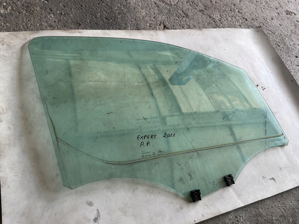 Купити Скло двері права перед peugeot expert 3 2021