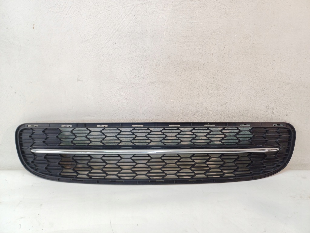 фото №1, Решётка средняя бампера перед mini r55 r56 r57 lci lift