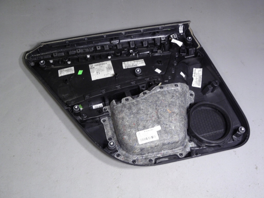 фото №5, Vw passat b7 kombi // обшивка правий задня 3aa867068