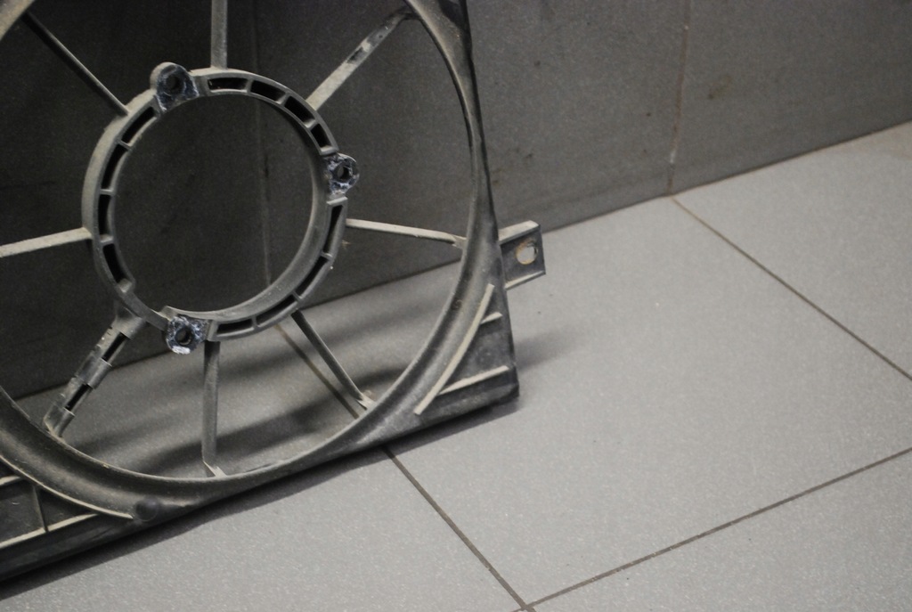 фото №5, Корпус вентиляторів vw golf v 2.0 tdi 1k0121207g