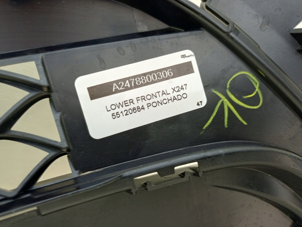 Mercedes glb x247 w247 2019- спойлер накладка бампера перед a2478858100 в Украине