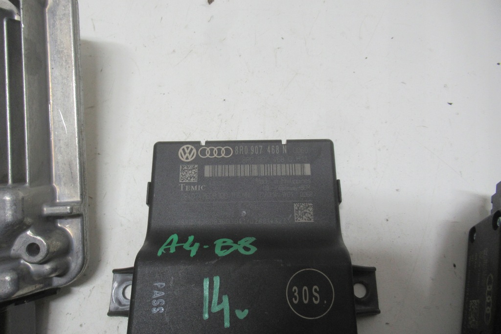 фото №7, Audi a4 b8 kombi 2.0 tdi 14r набор стартовый счетчик блок управления двигателя