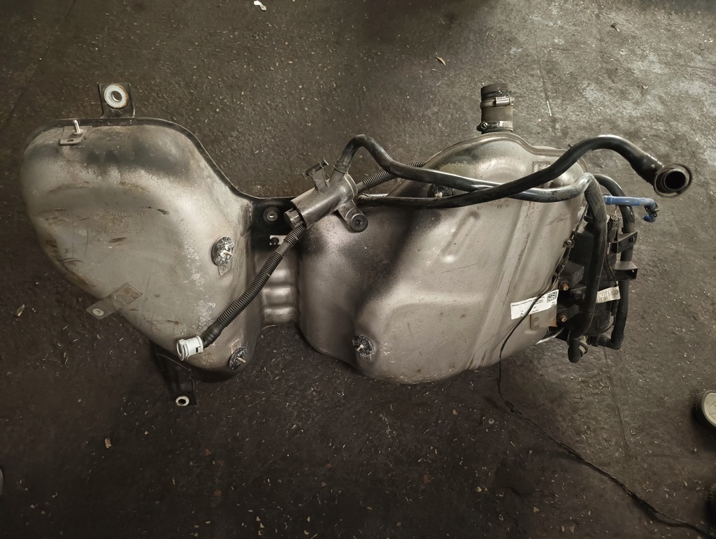 фото №6, Bmw f30 гібрид 330e b48 2.0i бак пального bak фільтр вугільний насос