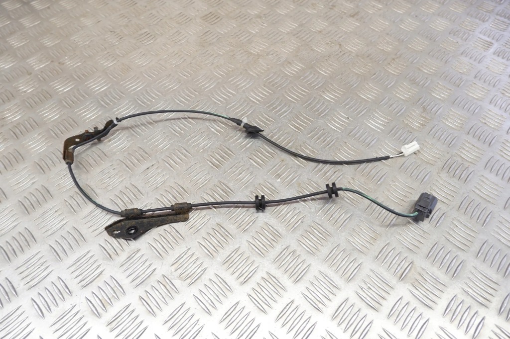 Купить Проводка заднего датчика abs toyota prius plus _w4_ 8951647090 1.8l
