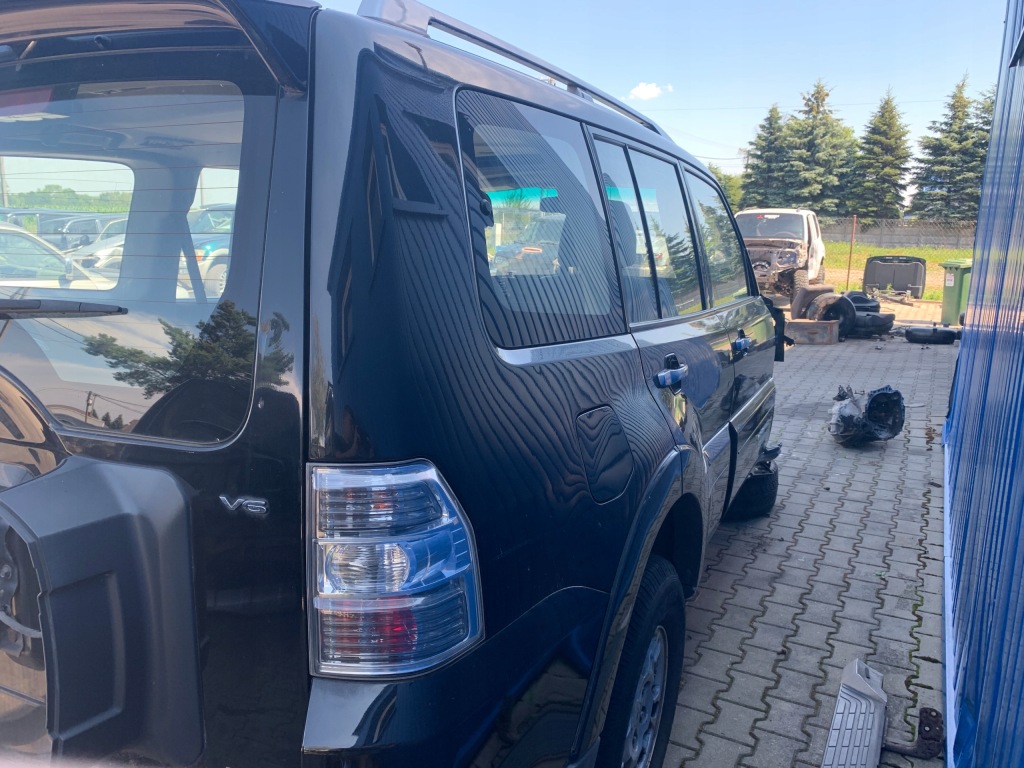 фото №1, Mitsubishi pajero iv 5d крыло четверть правая задняя