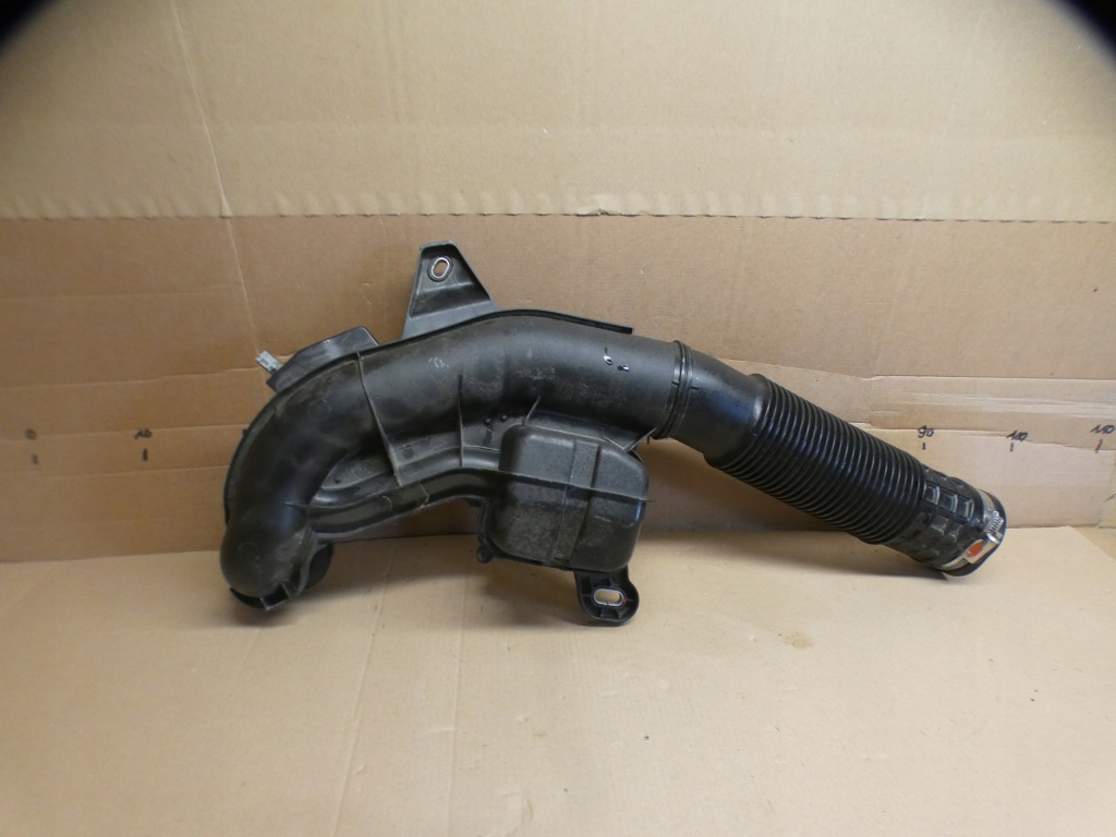 Шланг воздухозаборник труба воздуха интеркулер renault trafic iv 165756662r Доставка