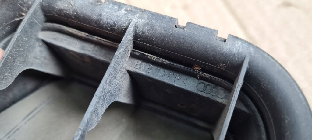 фото №8, A6 c6 lift решётка вентиляционная багажника задняя 4b0819181b