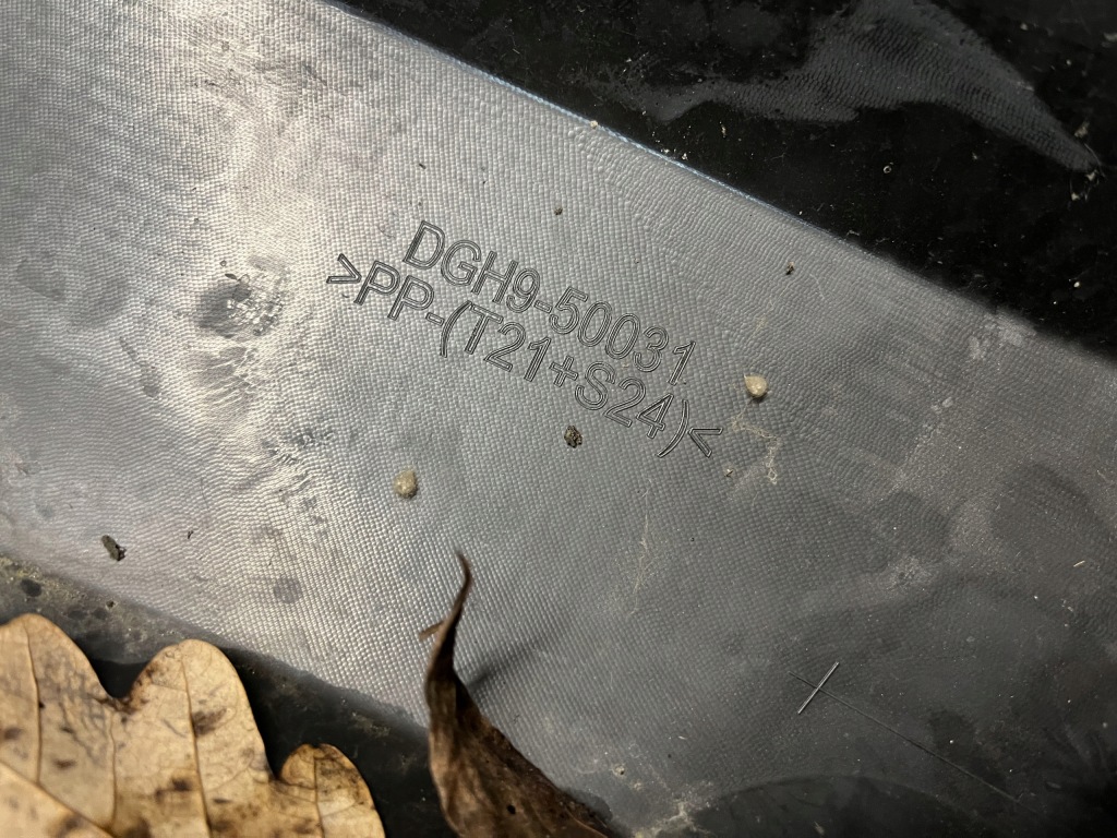 Купить Mazda cx30 cx-30 2019 - бампер передний оригинал  dgh9-50031