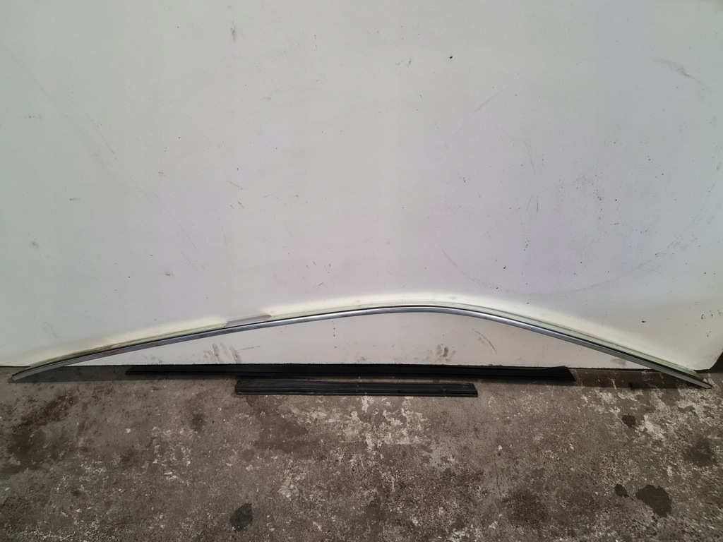 фото №1, Молдинг хром дахова a8 d2 long права 4d4853704b