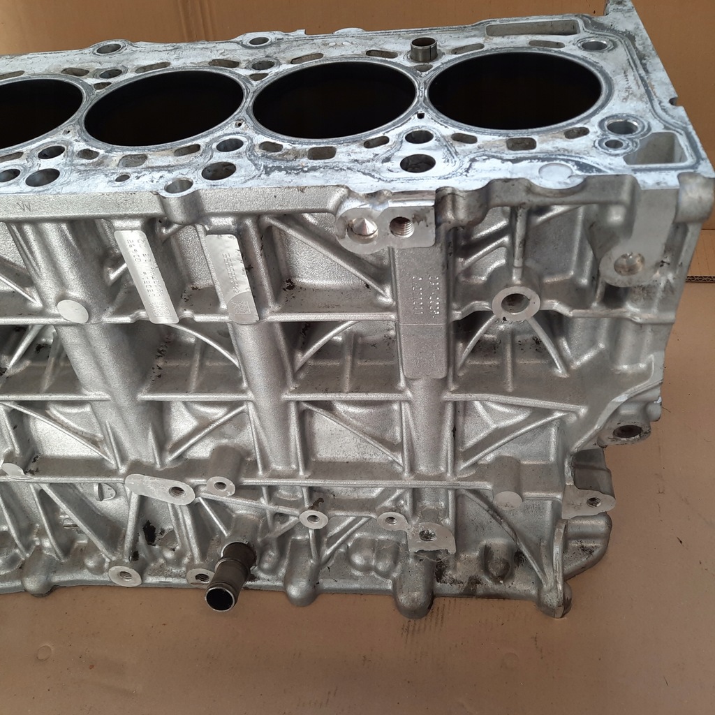 фото №12, Bmw 7799978 блок двигуна n57 3.0d n57d30a голий блок