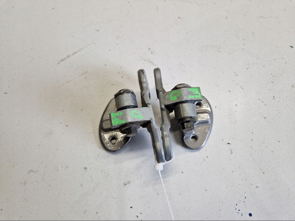 фото №1, Volvo v40 v50 петля дверь правый задняя góra dół kpl