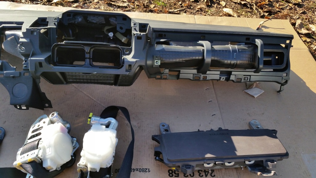 фото №7, Toyota iq консоль панель приладів подушка безпеки ремені