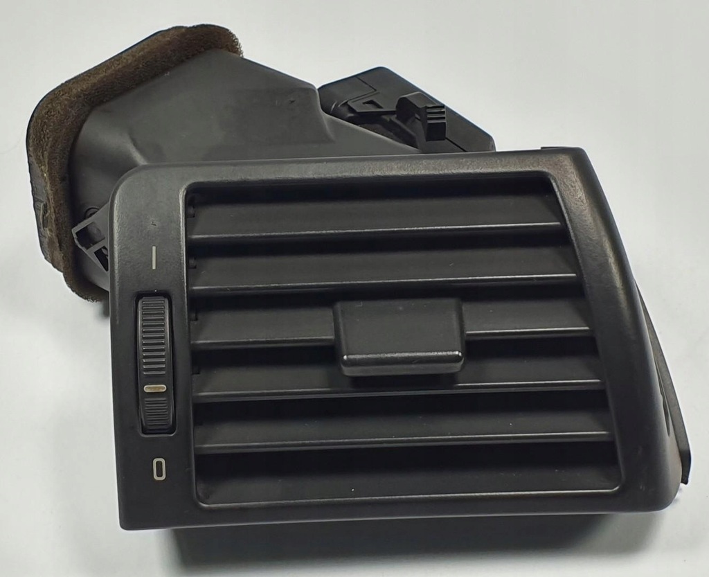 фото №1, Решётка обдув правая bmw e46 8361898