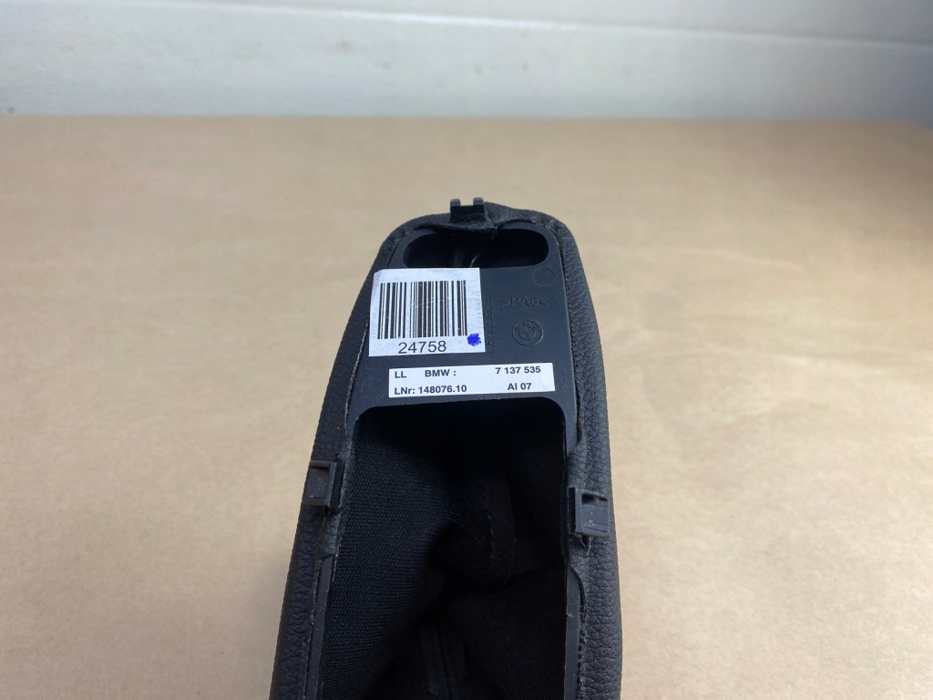 Чехол тормоза ручного bmw e90 e91 e92 e93 накладка кожа 7137535 с Разборки