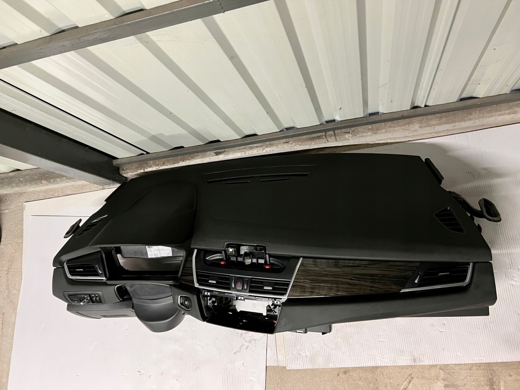 фото №1, Bmw f45 f46 приборная панель приборная консоль оригинал nowa bmw приборная панель