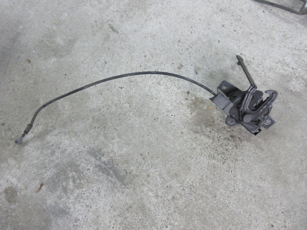 фото №1, Hyundai i20 1.2 2008 r. замок капот