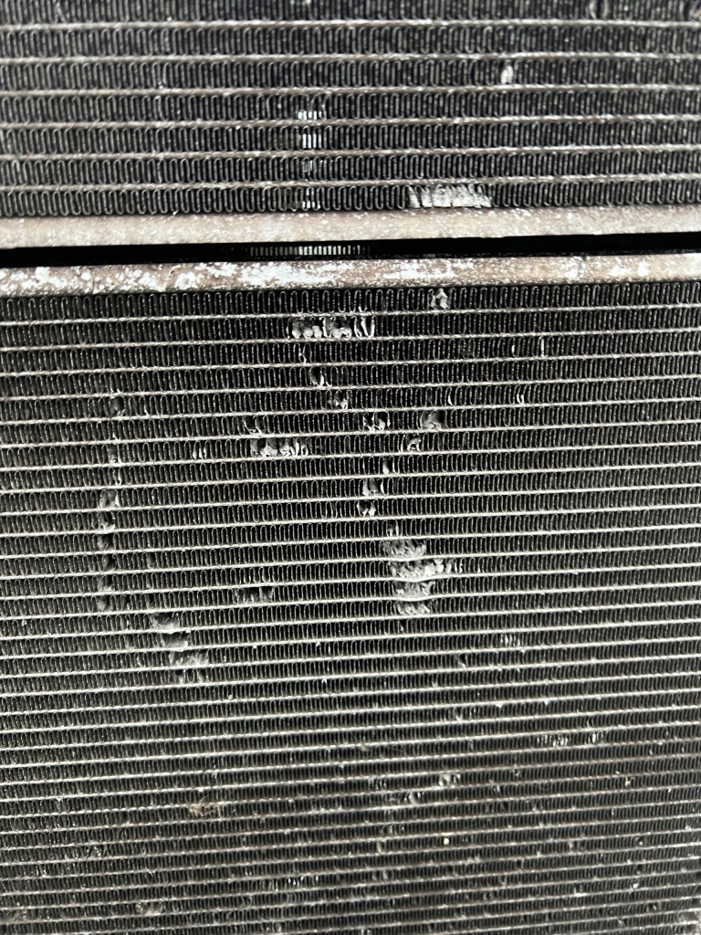 Ремінь передній балка радіатор комплект радіатор toyota auris 1 рестайлінг  гібрид європа в Україні