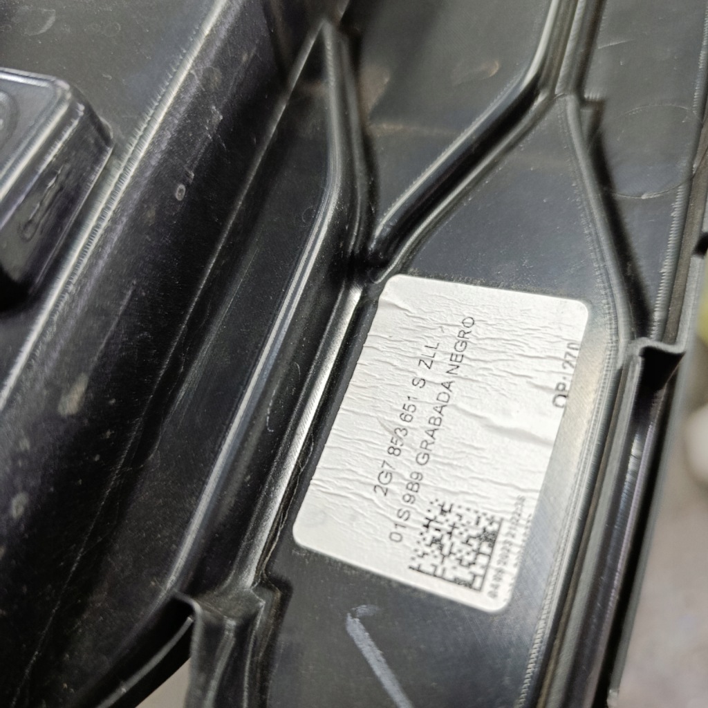 Решітка радіатора решітка  vw taigo r-line 2g7853651 Доставка